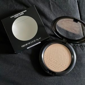 MAC Extra dimension skinfinish - double gleam